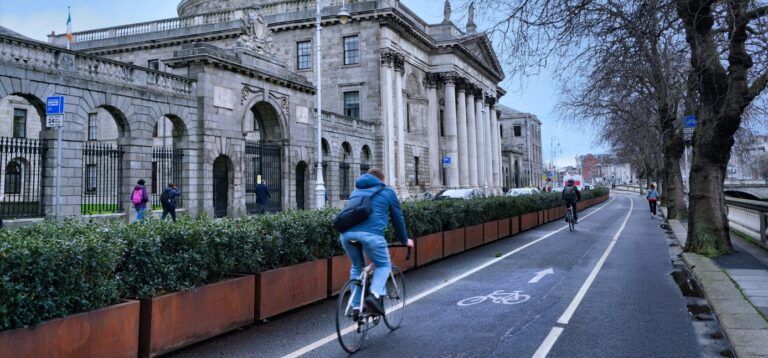 Dublin pilots AI digital twin to boost active travel Dublin has a lot of cyclists, who make use of a large network of bike lanes, such as this one beside the River Liffey in front of the Four Courts